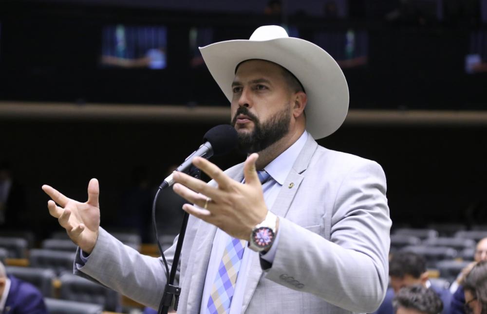 PEC da 6×1 é ‘espinhosa’ e preocupa setores, afirma Zé Trovão