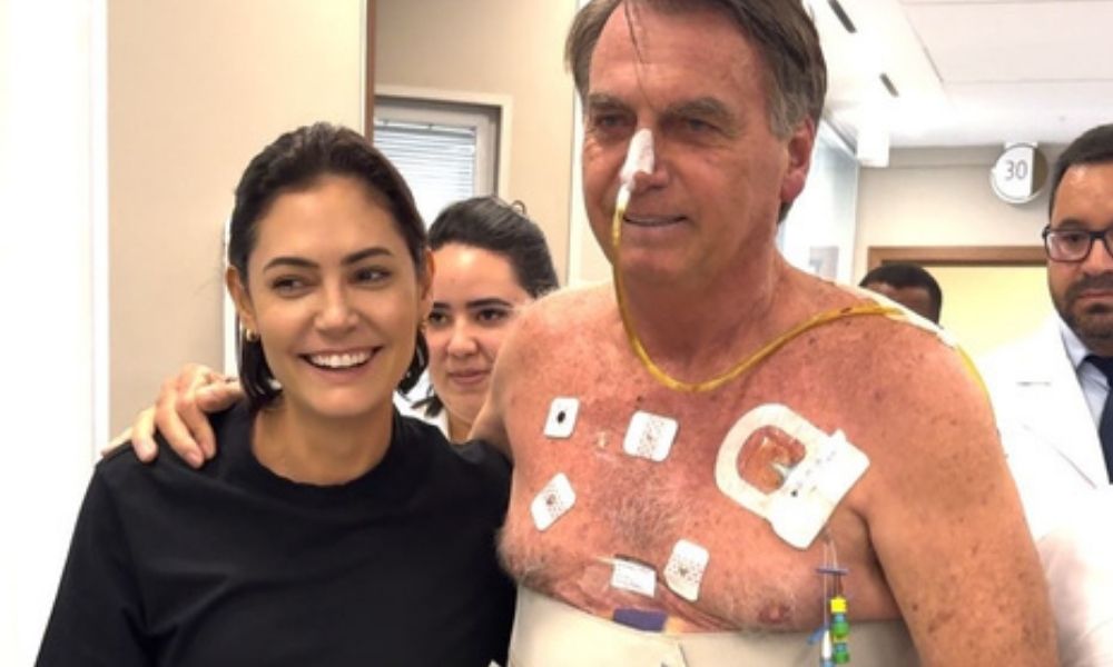 Michelle posta foto de Bolsonaro no hospital e celebra decisão de Moraes: ‘Seguirei cuidando’