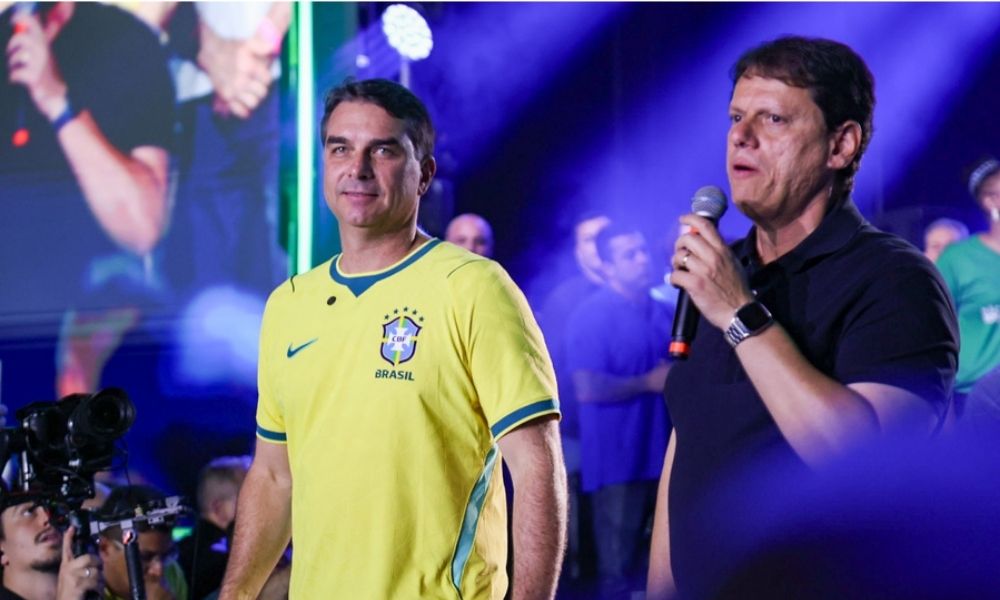 Flávio diz que apoiaria Tarcísio à Presidência em 2030: ‘Sem dúvidas’