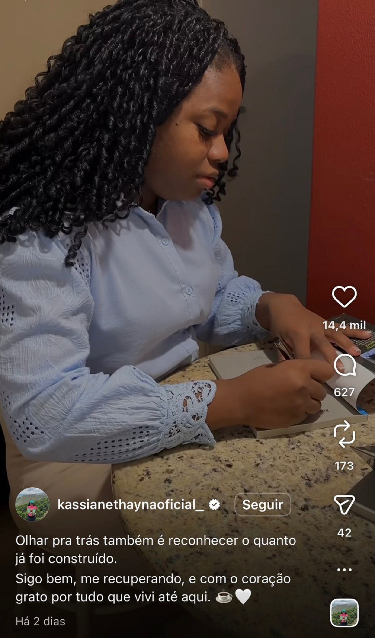 'Menina do café', influenciadora Kassiane Thayna sofre acidente de moto em MG