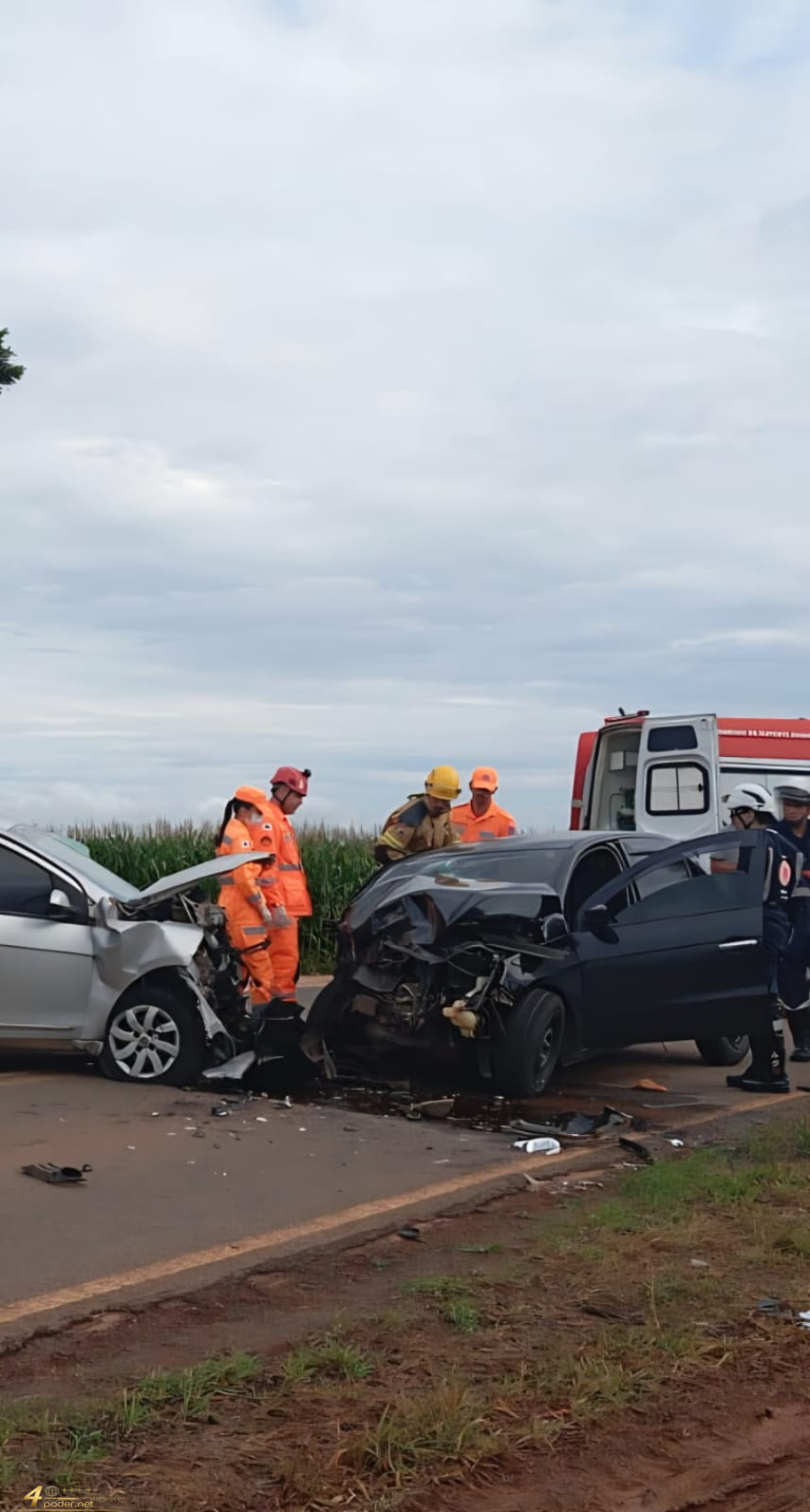 Colisão frontal deixa um morto e dois feridos na rodovia Waldemar Miguel