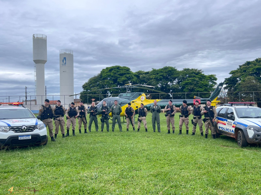 Polícia Militar prende quadrilha e apreende drogas, arma e veículos roubados em Douradinho