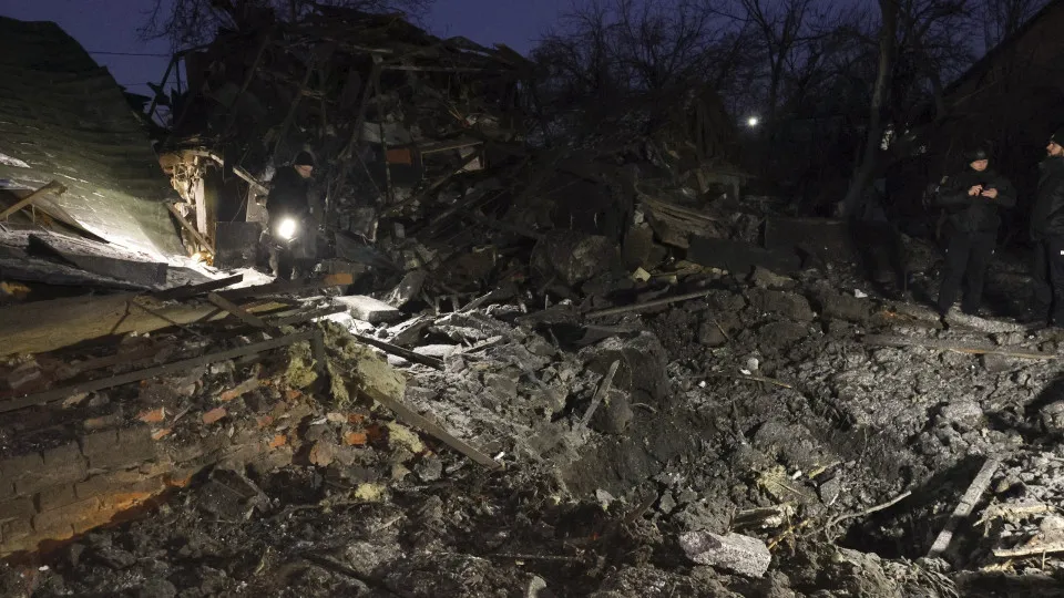 Bombardeios russos sobre Kiev e Carcóvia fazem um morto e 15 feridos