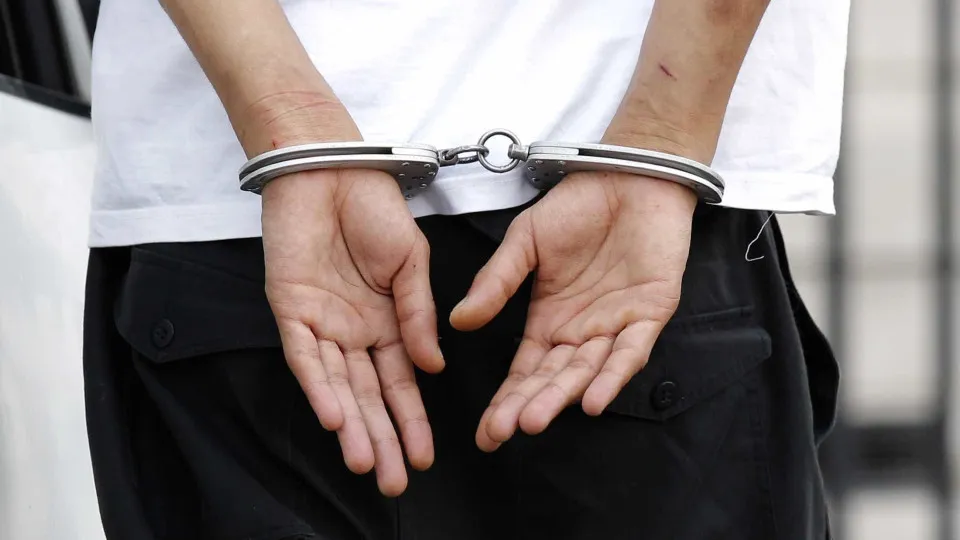 Médico pediatra é preso por suspeita de abuso sexual infantil no RJ