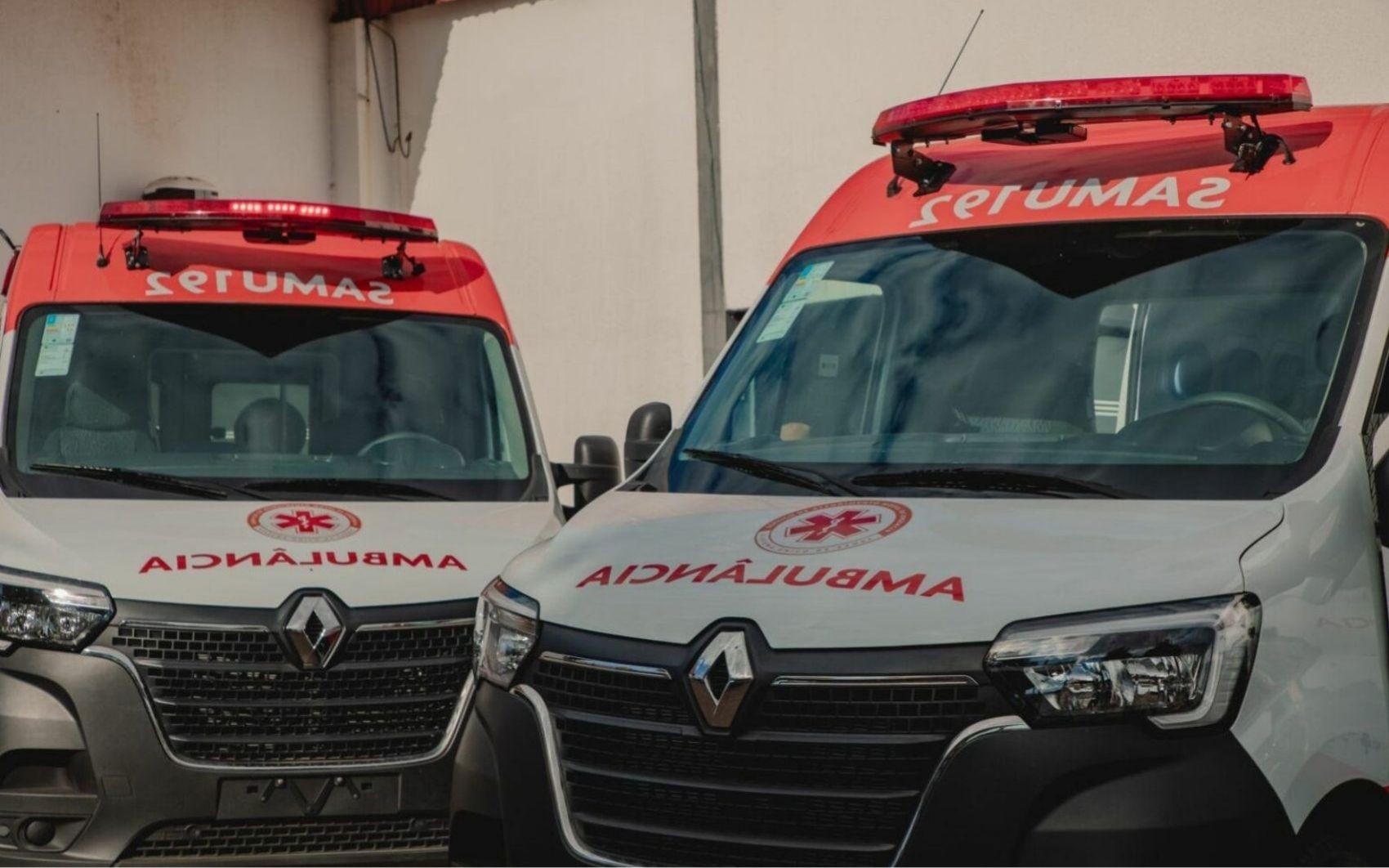 Pedestre é atropelado por ônibus na avenida Rio Branco, no centro de Juiz de Fora
