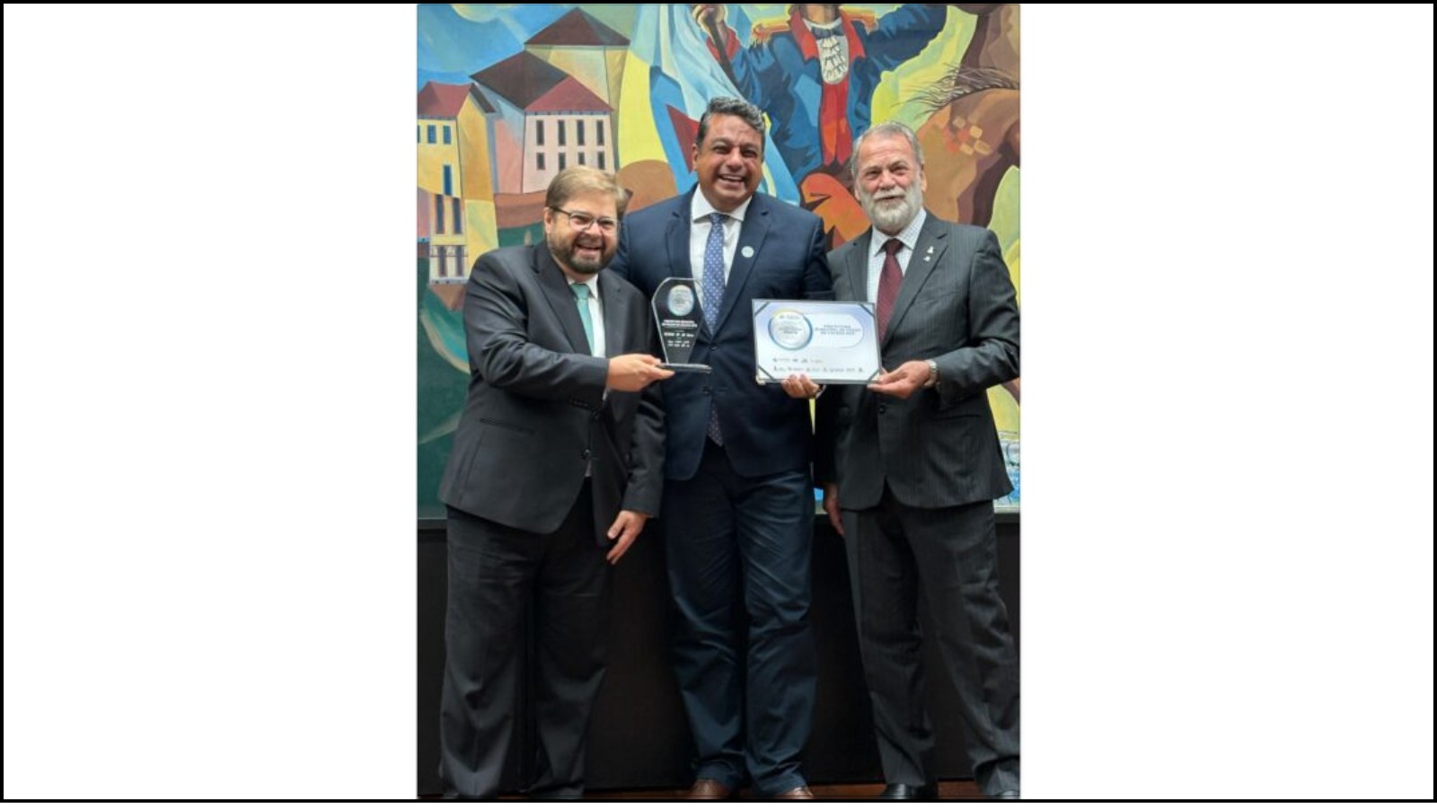 Prefeitura de Poços recebe selo de qualidade em transparência pública pelo TCEGM