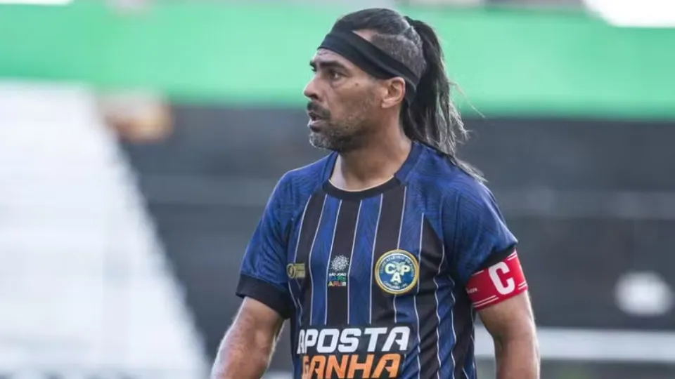 Lembra dele? Ex-Flu e Goiás busca novo clube aos 48 anos