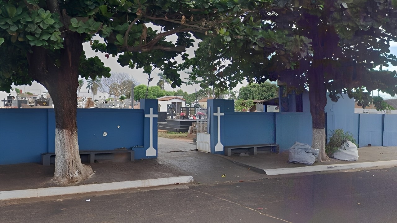 Traficantes transformam cemitério em 'biqueira' e usam jazigos como depósito de drogas em MG