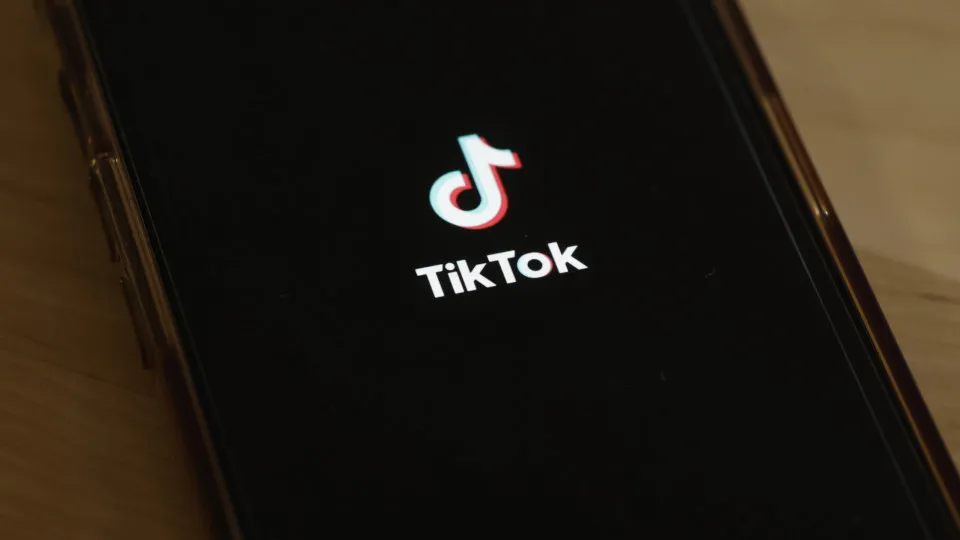 TikTok torna privadas todas as contas de menores de 16 anos