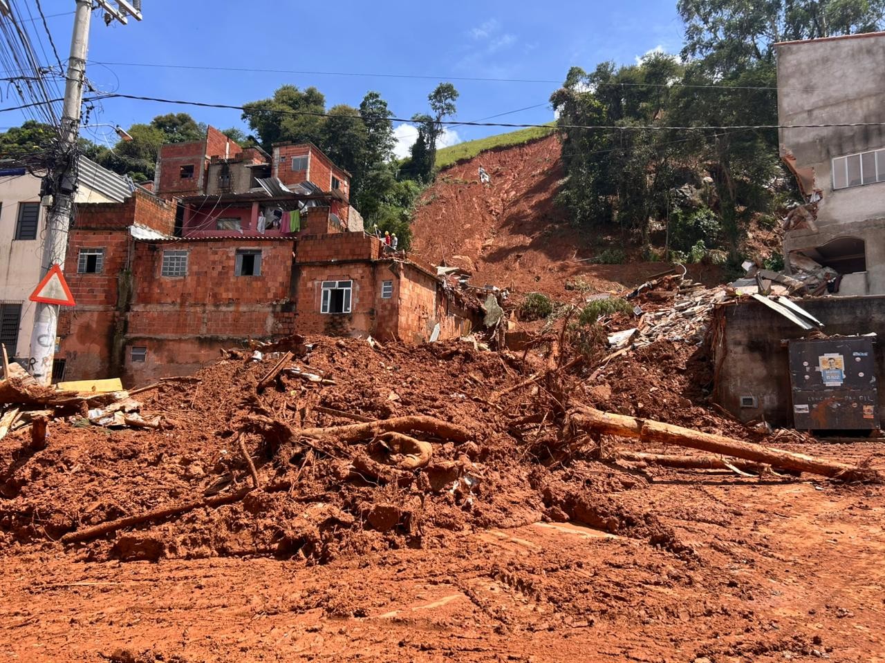 Veja a importância do laudo da Defesa Civil e o que fazer após danos por chuvas em Juiz de Fora