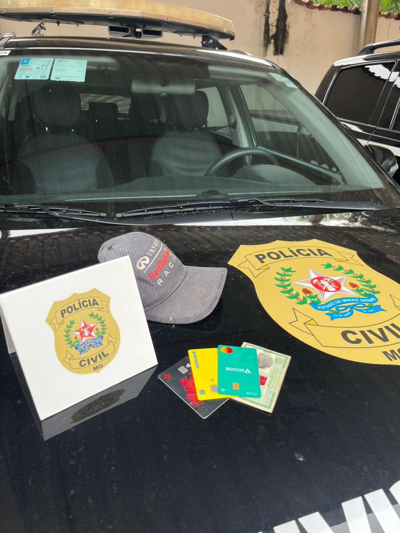 Homem furta cartões de dentro de carro e usa para compras em bares, mercados e restaurantes em Taiobeiras