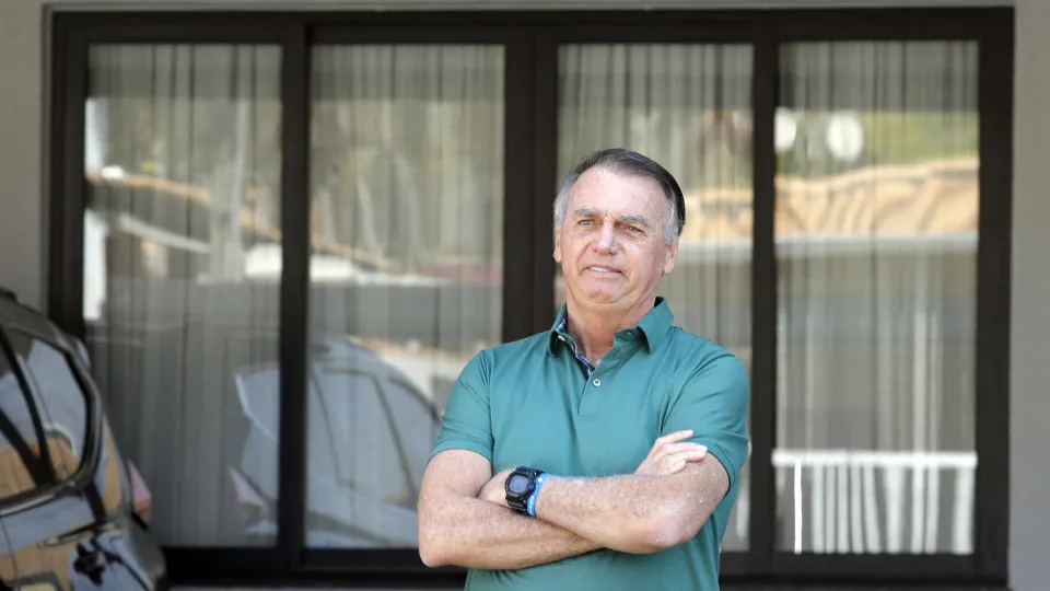 Bolsonaro terá alta na sexta-feira e deve deixar hospital para prisão domiciliar