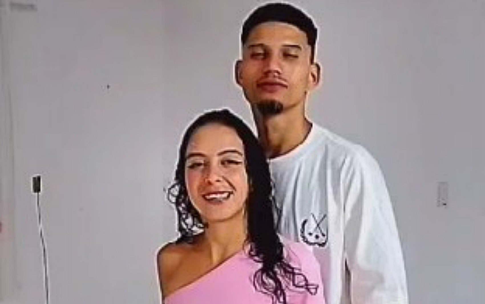 Corpo de namorada de jovem que foi morto baleado na cabeça é encontrado em mata em Extrema