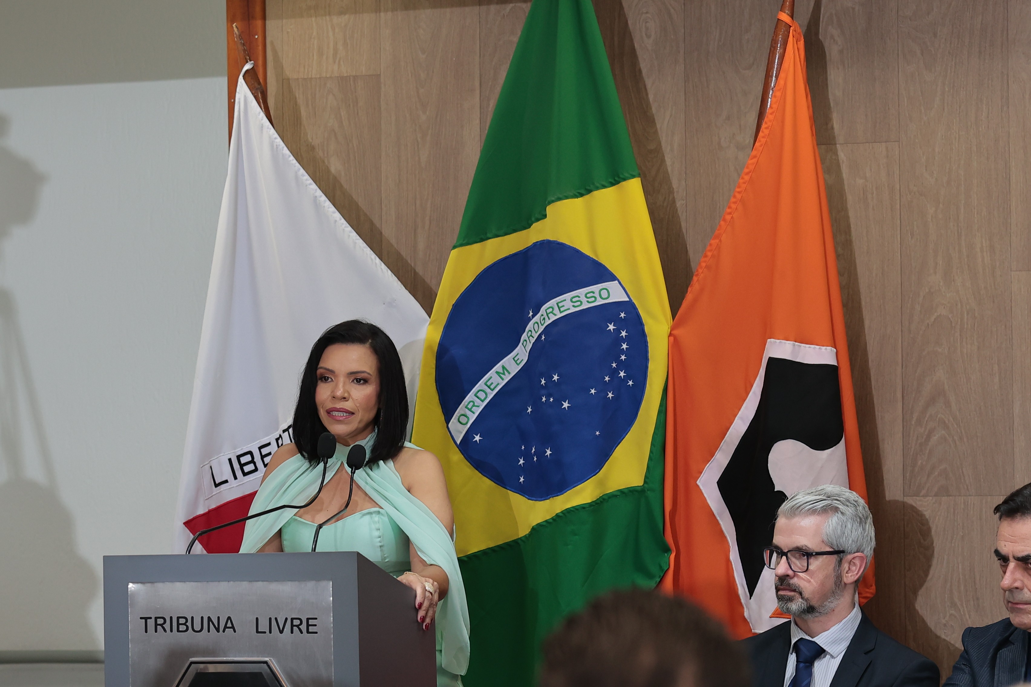 Secretariado da primeira prefeita de Divinópolis tem mais mulheres e gestão terá contratos de desempenho