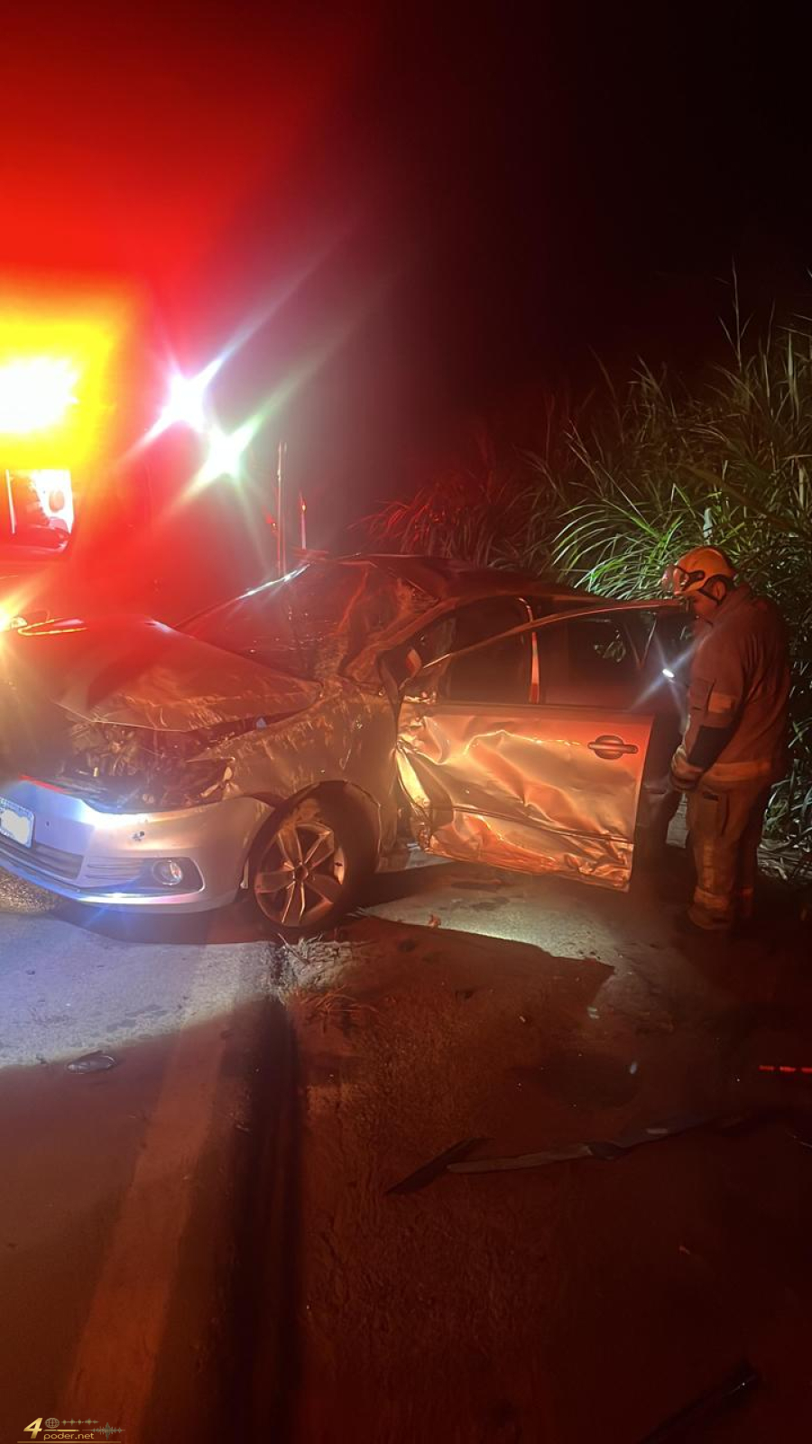 Acidente entre dois veículos deixa três vítimas na MG-179, em Machado