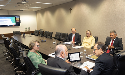 Presidente do TJMG recebe prestação de contas de missão internacional a Haia