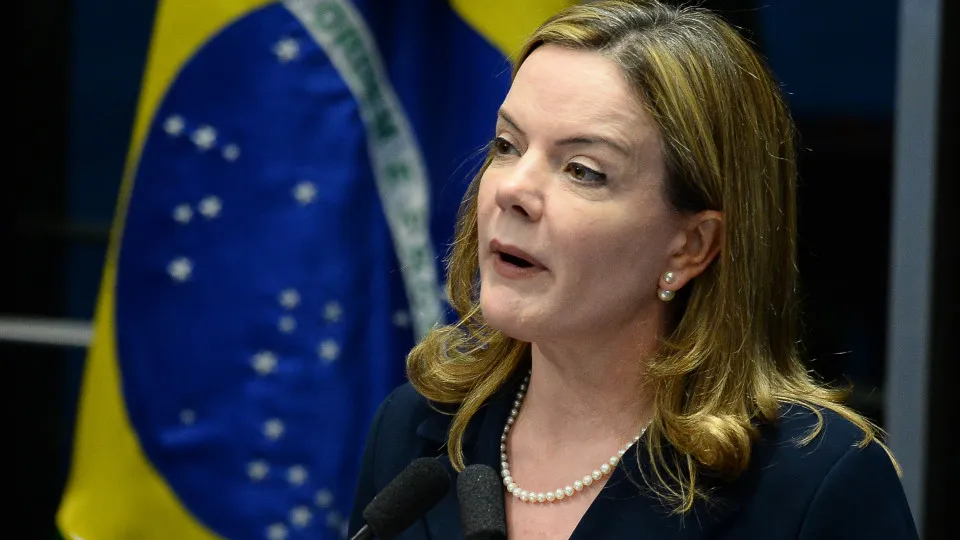 AtlasIntel: Gleisi (PT) disputa Senado do Paraná com Dallagnol (Novo) e Filipe Barros (PL)