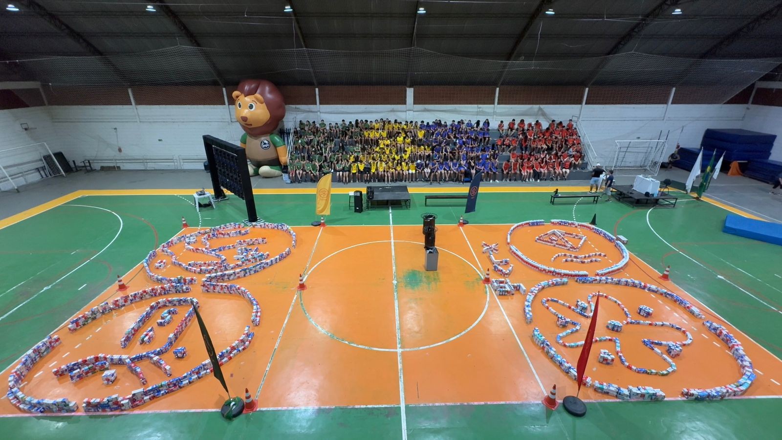 Gincana Safári do Anglo arrecada 1.800 litros de leite para CHSL em Pouso Alegre