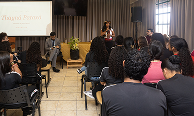 "Conhecendo o Judiciário" trata de direitos dos povos indígenas em escola de BH