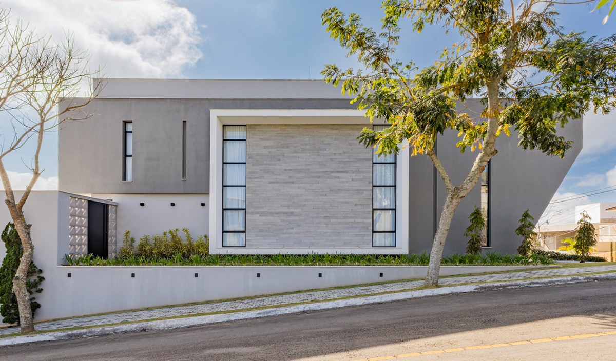 Jeito mineiro: uma casa onde integração, vista e acolhimento definem o morar