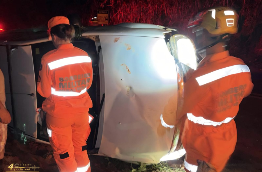 Jovem fica ferido após capotamento em estrada rural de Alfenas Título Inicial: Jovem fica ferido após capotamento em estrada rural de Alfenas 