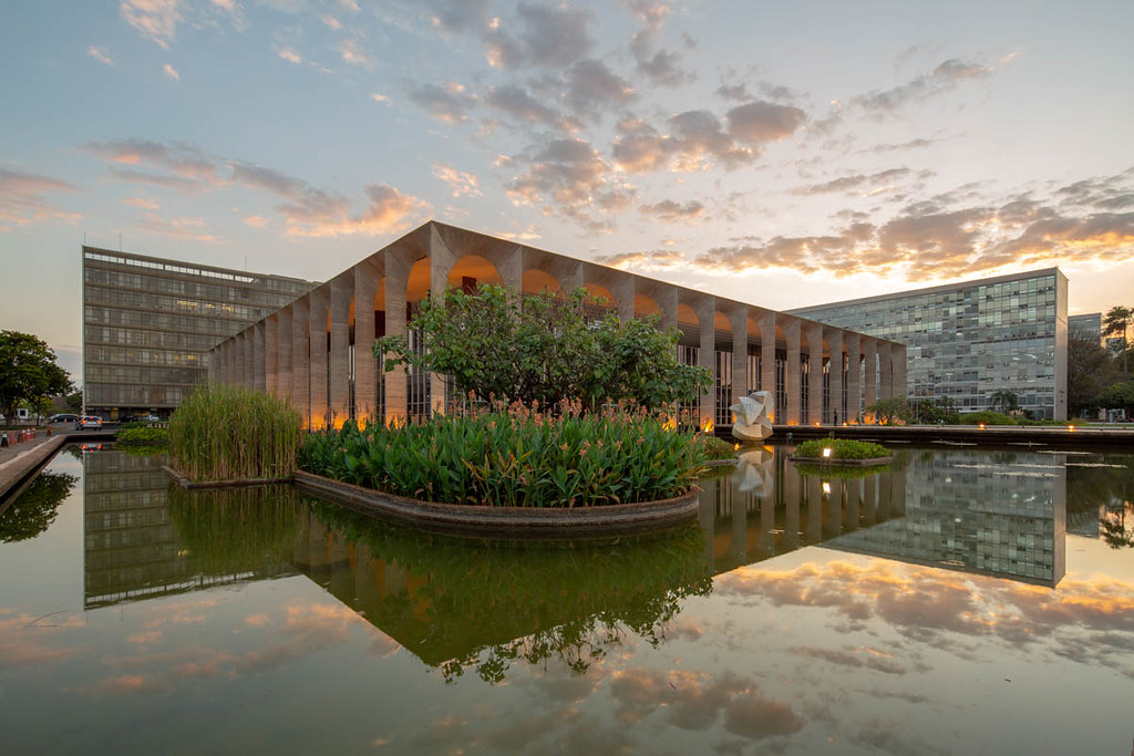 Itamaraty confirma que criança brasileira de 11 anos e mãe morreram no Líbano após ataque de Israel