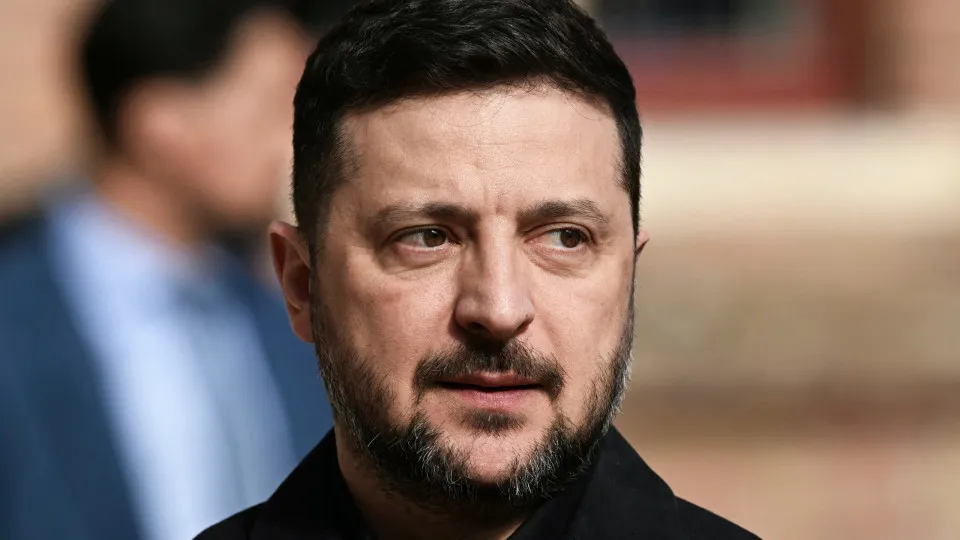 Zelensky anuncia sanções a "frota fantasma" russa