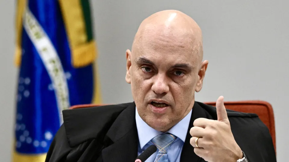 Moraes diz que lei da dosimetria ainda não está em vigor e rejeita redução de pena para 'Débora do Batom'