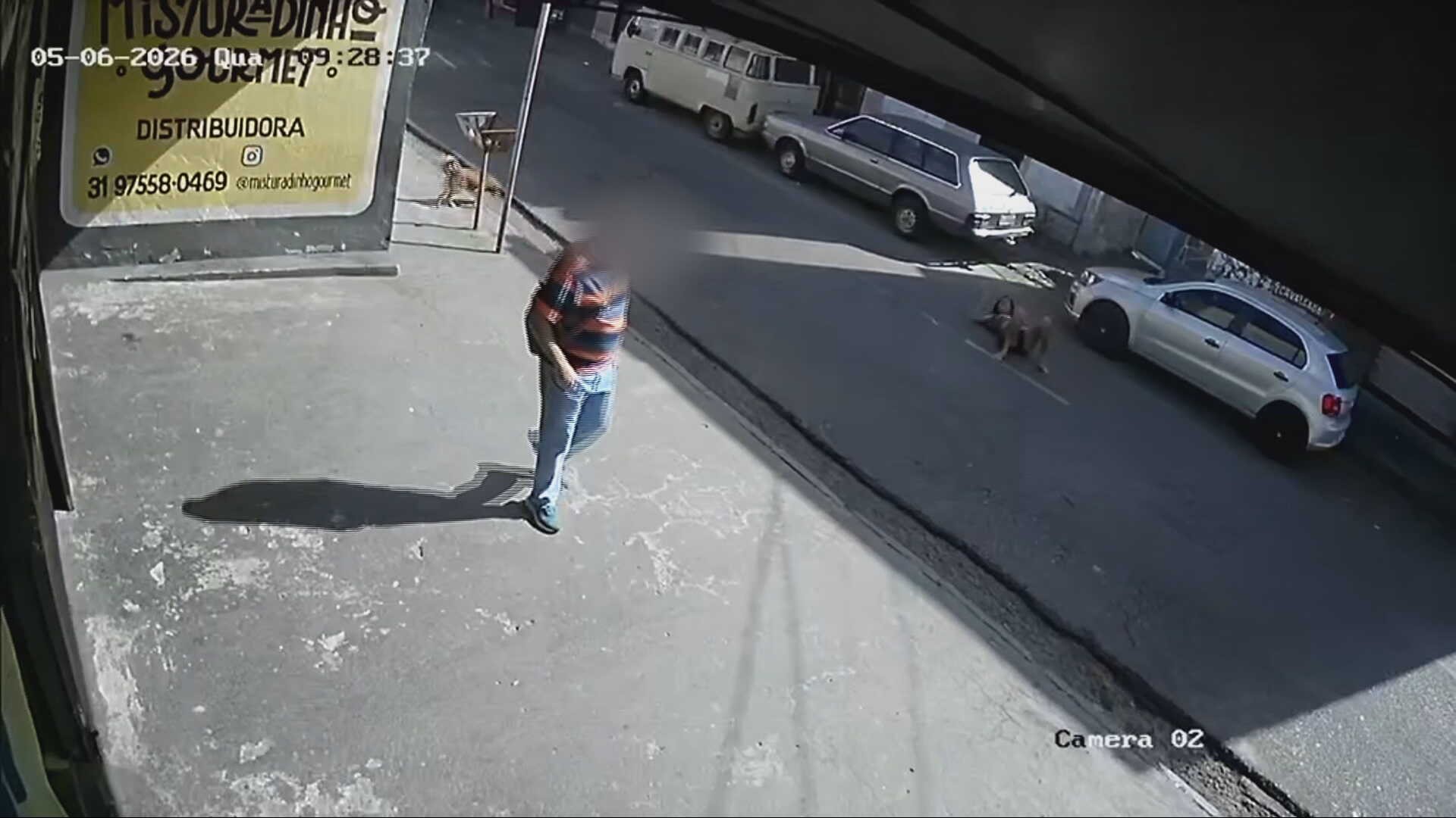 Mulher é arrastada ao tentar impedir fuga de suspeito após golpe em venda de celular em BH; VÍDEO