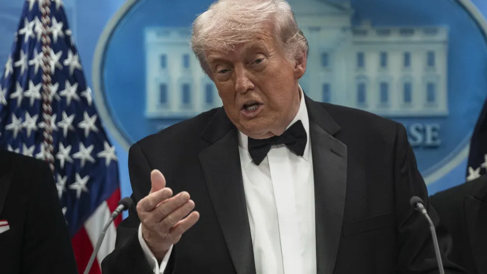 Tribunal nos EUA se manifesta contra tarifas globais de 10% impostas por Trump