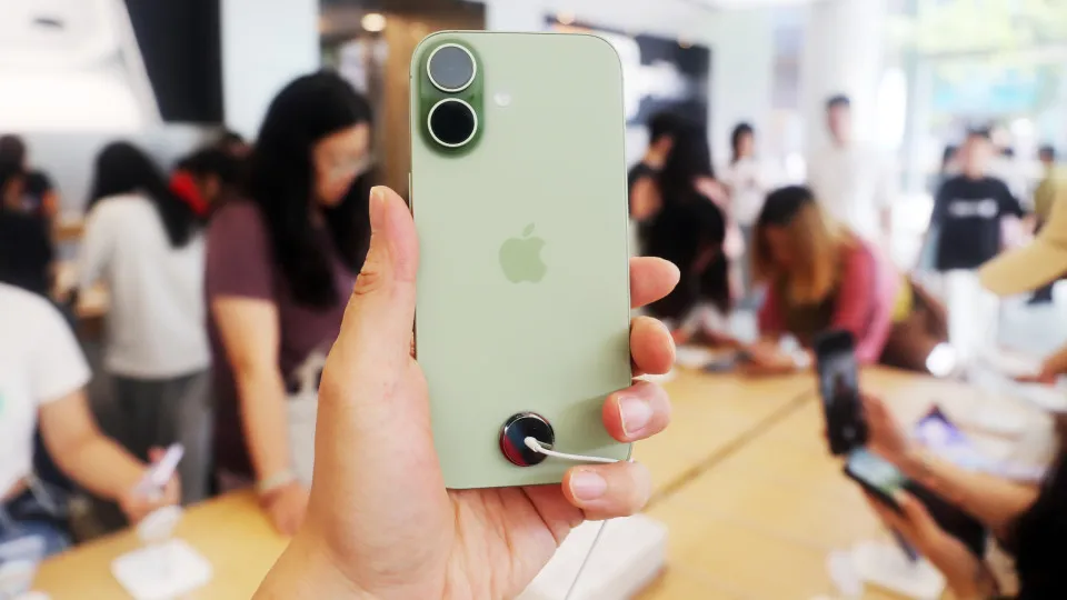 iPhone 17 foi o celular mais vendido em todo o mundo no começo de 2026