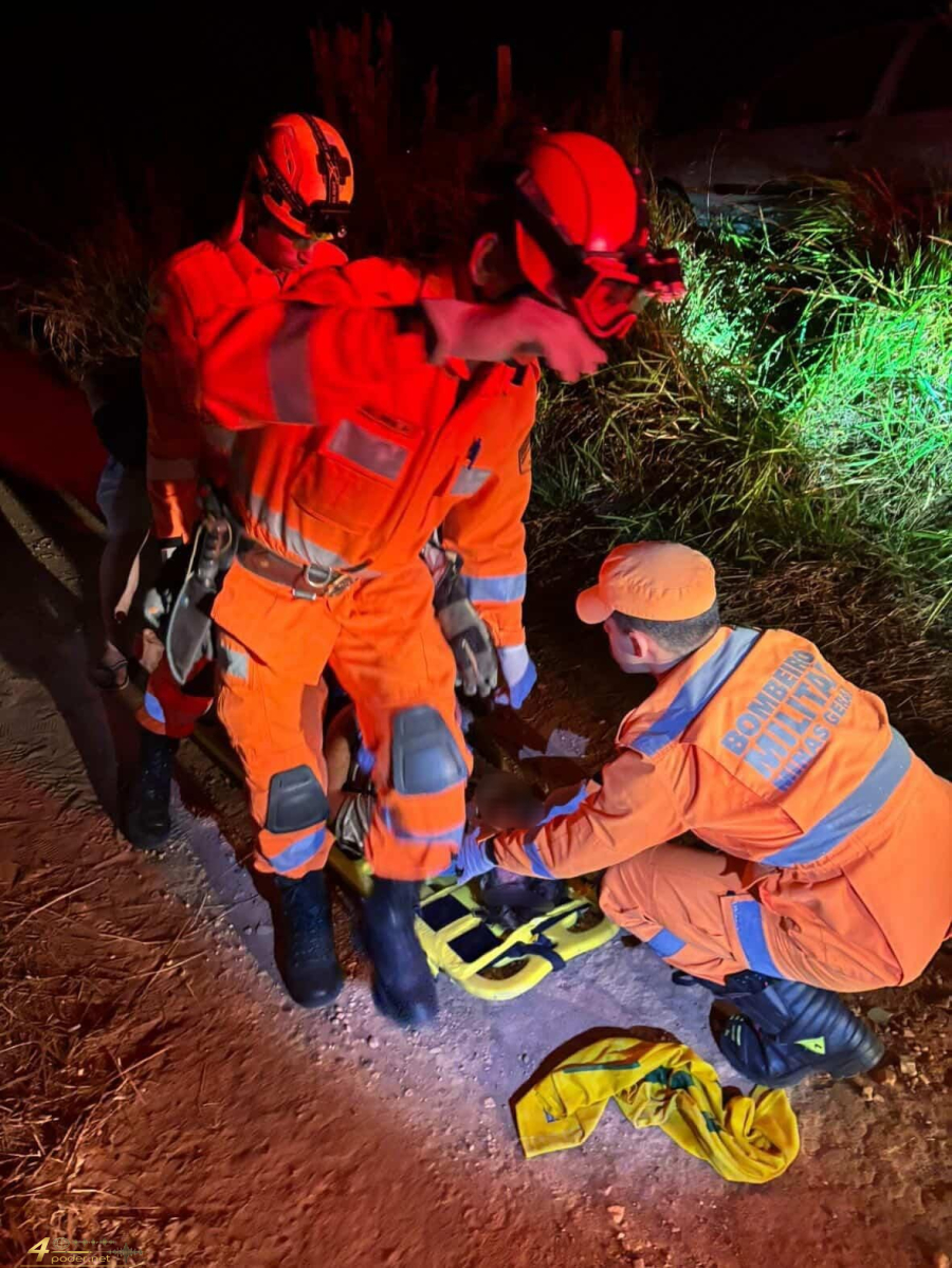 Bombeiros atendem acidentes, atropelamento e incêndio em Alfenas