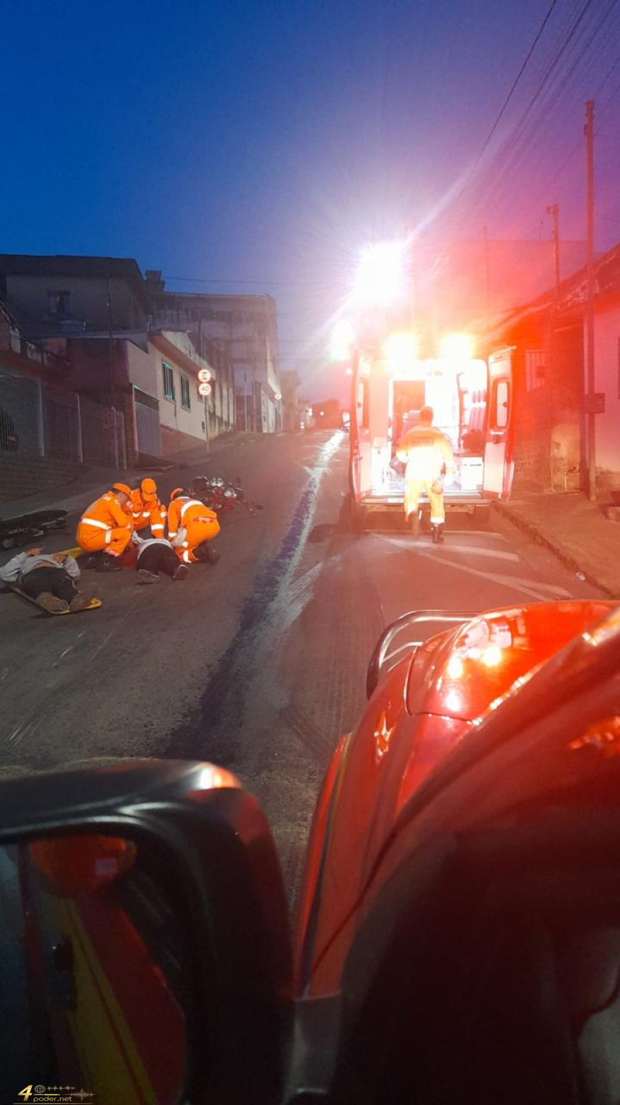Derramamento de óleo provoca queda de casal em motocicleta em Alfenas
