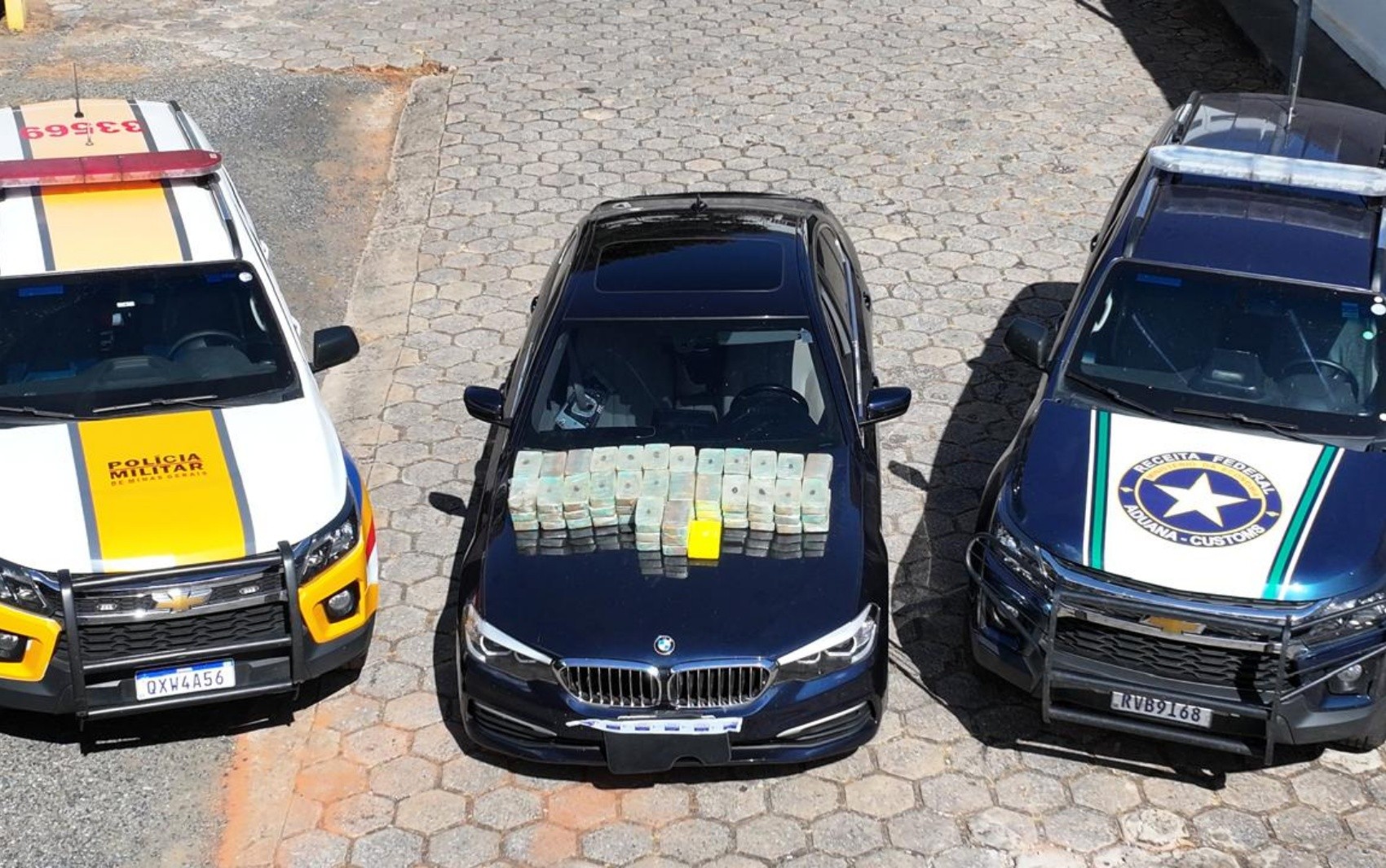 Trio paraguaio é preso com 80 kg de cocaína em BMW na MG-050, no Sul de MG