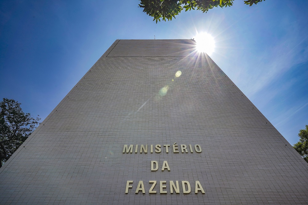 Governo bloqueia R$ 22,1 bi do Orçamento de 2026