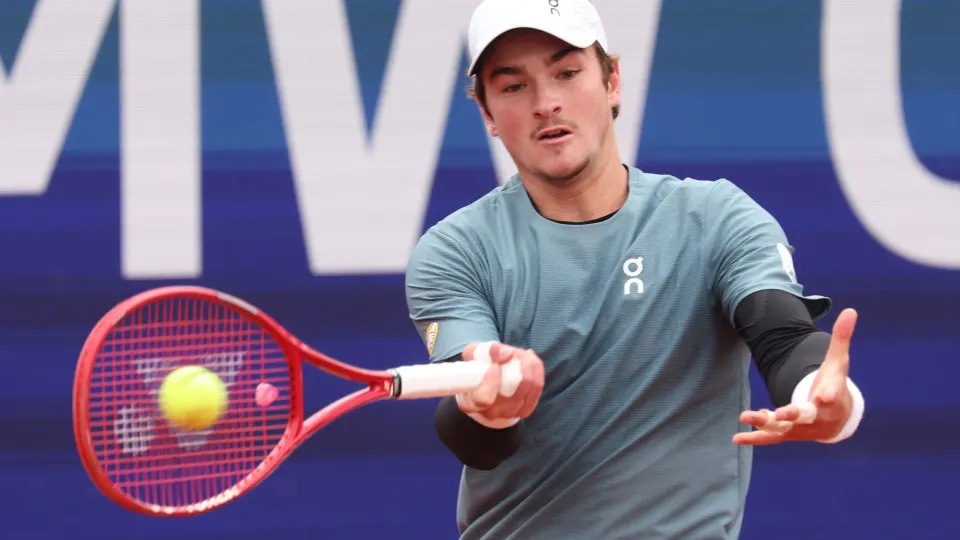 João Fonseca disputa vaga na semifinal de Roland Garros a partir das 15h15 de terça-feira