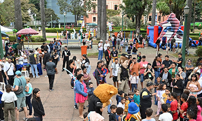 Coinj leva jovens acolhidos ao "CRM-MG na Praça"