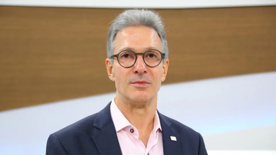 Zema diz que exigirá estudo só de homem no Bolsa Família porque mulher 'tem outras atribuições em casa'