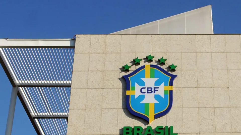 CBF tira jogos das 19h no meio de semana e acaba com 'noitada' no domingo