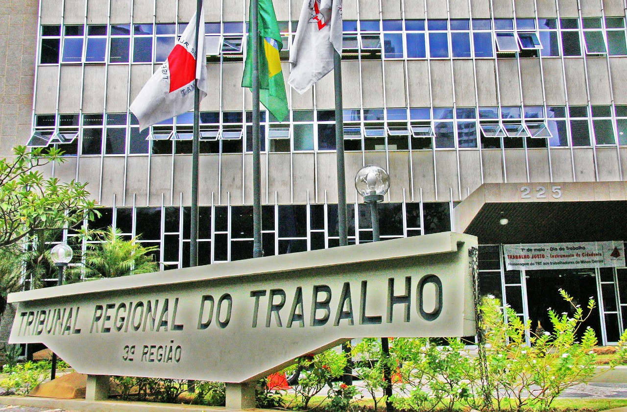 Justiça reverte justa causa após concluir que rasura em atestado foi feita por filha de 10 anos de trabalhador em MG