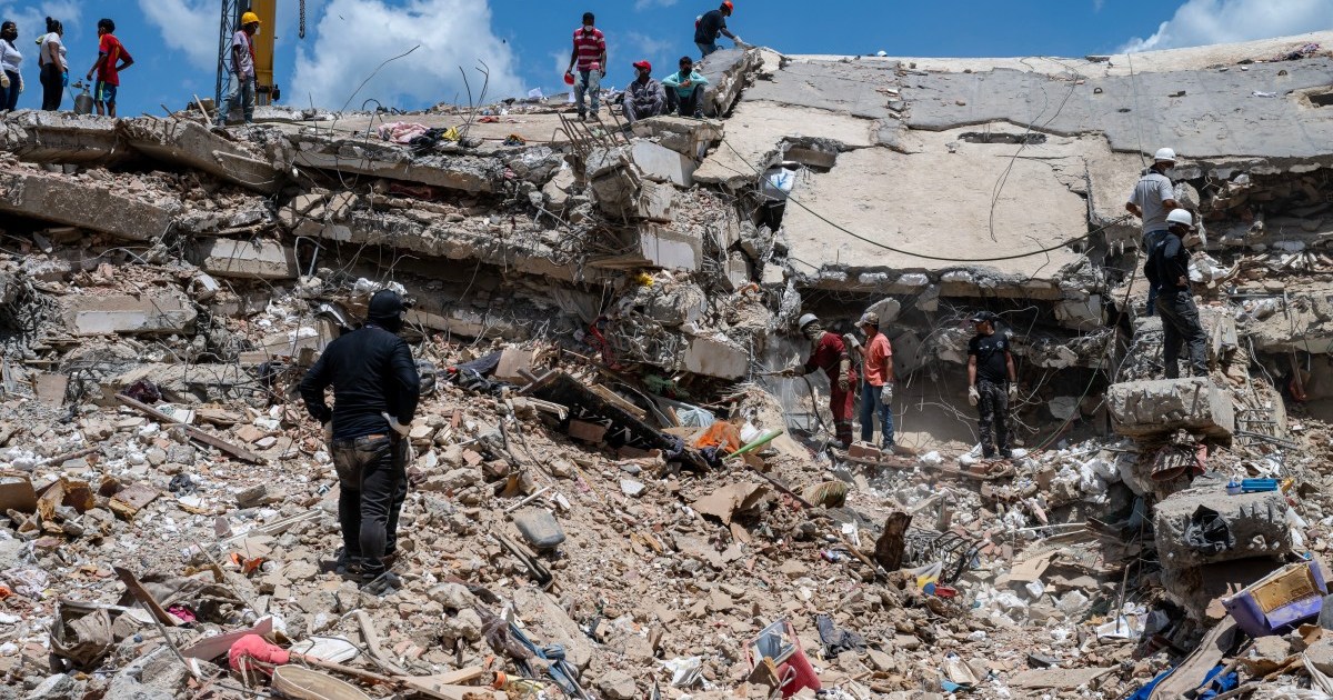Mortos na Venezuela chegam a 3.811; país pede ouro a Rei Charles III