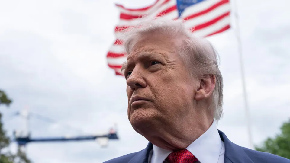 Trump contraria evidências e fala em queda da inflação e dos preços do petróleo