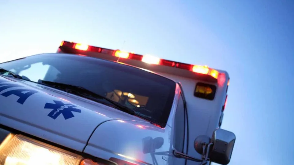 Duas mulheres morrem em acidente de trânsito entre carro e caminhão em SC