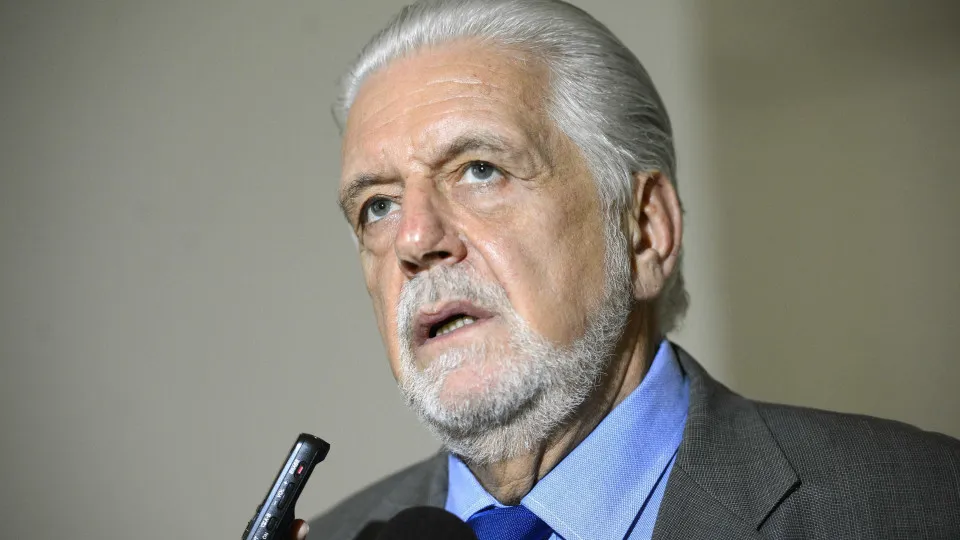 PF intima Jaques Wagner para prestar depoimento sobre suspeita de propina do Banco Master