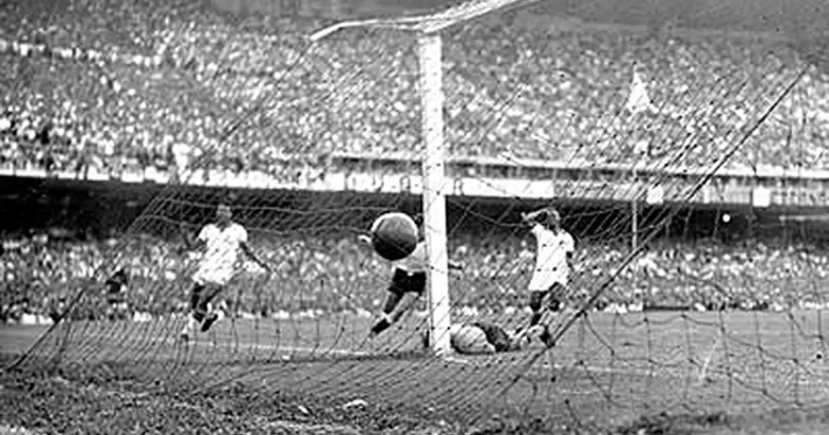 Mais de 140 torcedores ficaram feridos, no Maracanã, depois da derrota do Brasil para o Uruguai em 1950