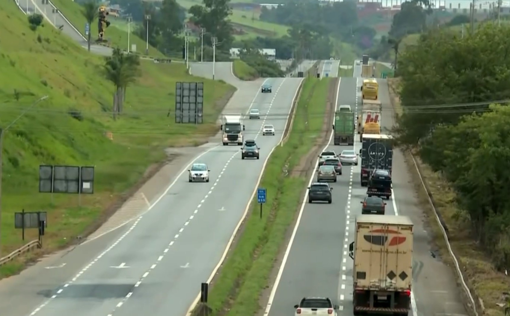 Duas pessoas morrem em acidentes de trânsito no Sul de Minas neste domingo