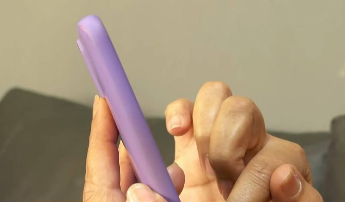 Após enviar vídeos íntimos e fazer PIX para pai de santo que conheceu no TikTok, mulher procura PM em MG