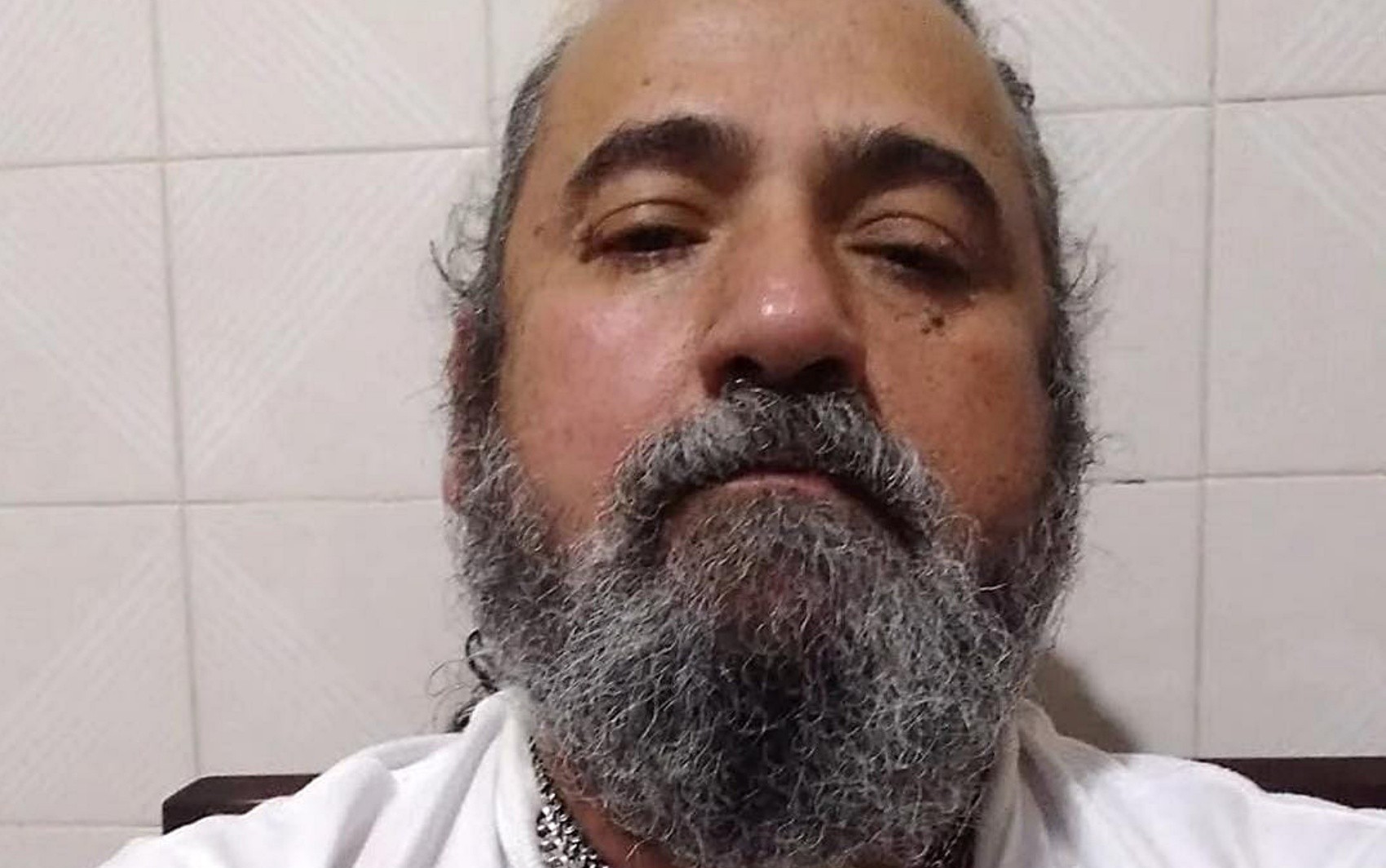 Motorista morre após carro sair da pista e cair em barranco na MGC-383, em Maria da Fé, MG