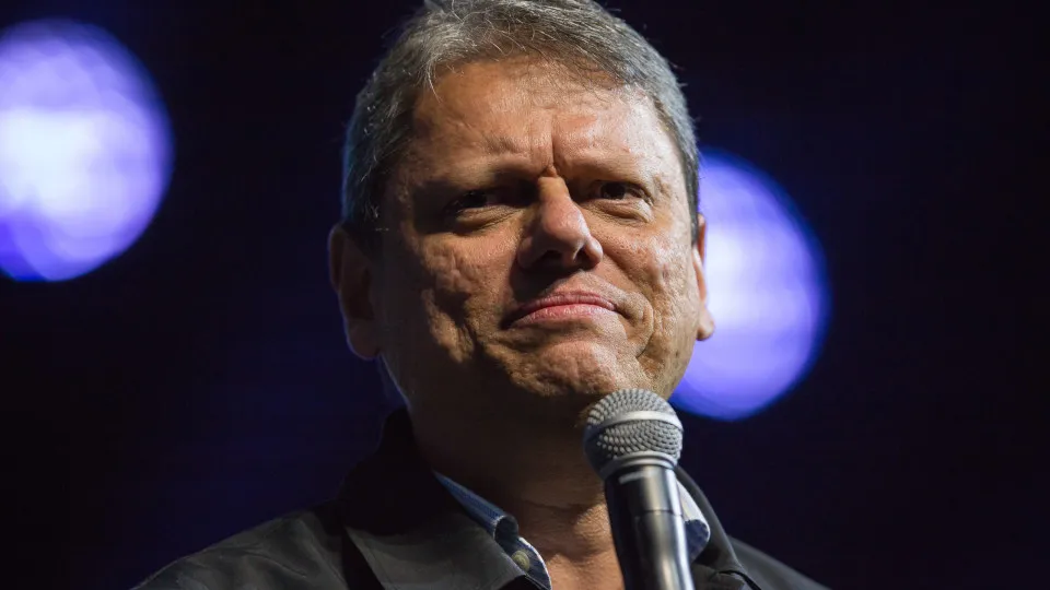Tarcísio vai ao STF contra Lula após citar empréstimo em debate e Flávio falar em vingança de petista