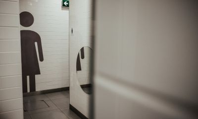Shopping é condenado por constranger mulher trans que usou banheiro feminino